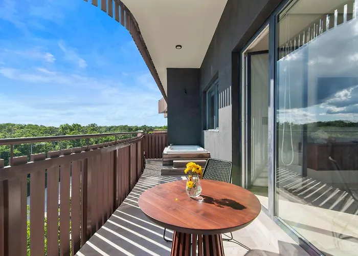 2br With Jacuzzi Near Habitas