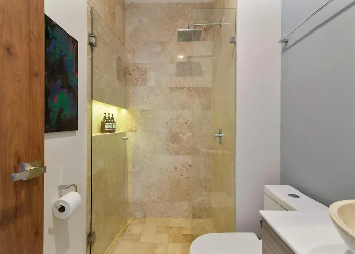 2br With Jacuzzi Near Habitas *