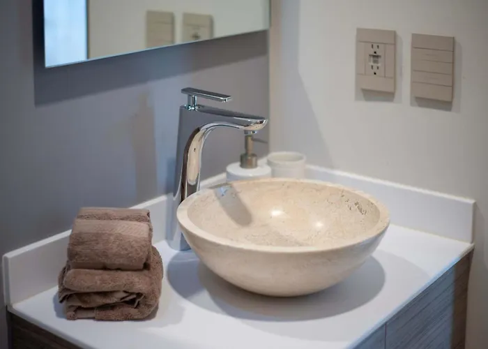 2br With Jacuzzi Near Habitas Apartment *